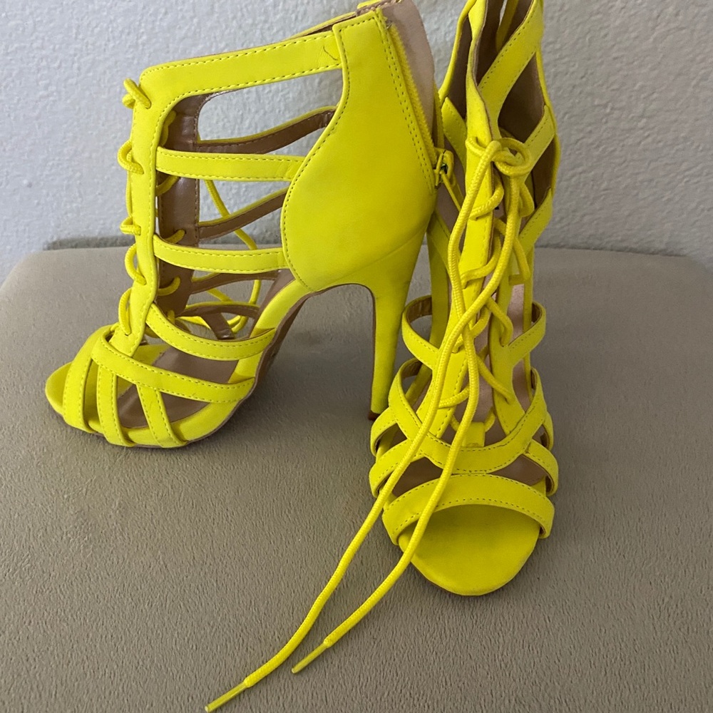 Yellow skinny heels